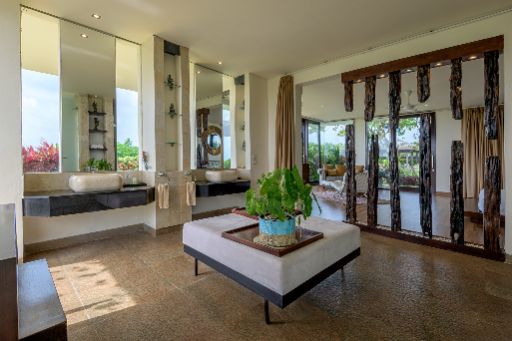 Villa Amita Master Bathroom